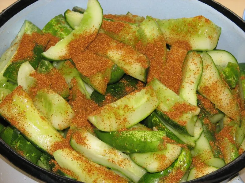 Ogórki z chili i czosnkiem