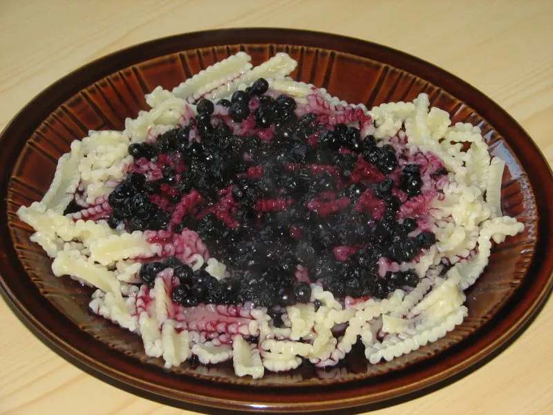Makaron z jagodami