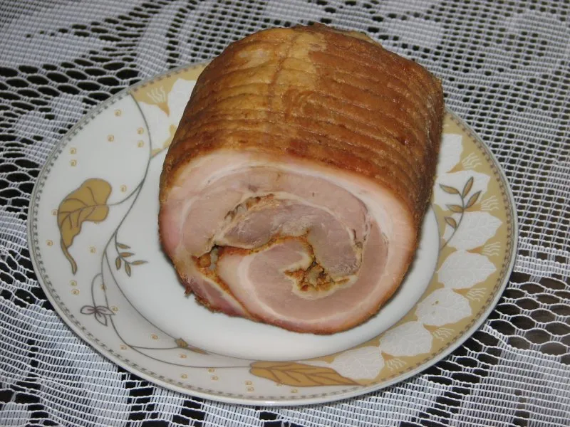 Szybka domowa rolada z boczku