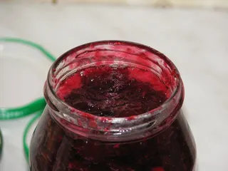 Dżem wiśniowy z wiórkami kokosowymi - 12