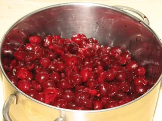 Dżem wiśniowy z wiórkami kokosowymi - 6