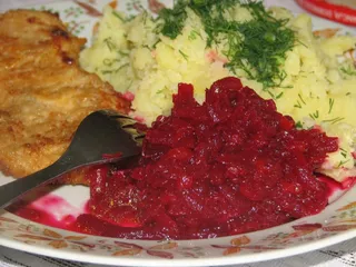 Sałatka z czerwonych buraków i czerwonej papryki - 1