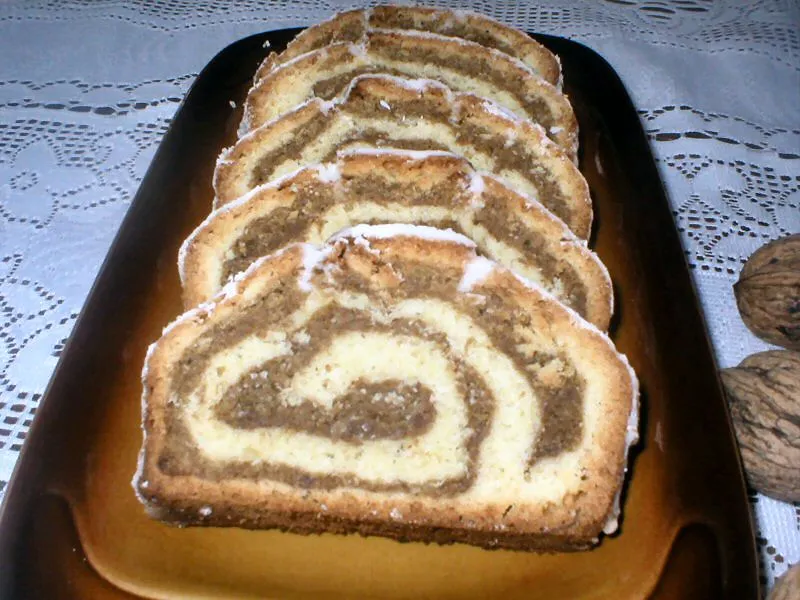 Rolada orzechowa