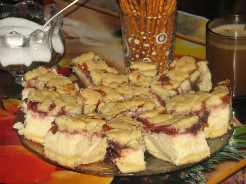 Sernik z masą śliwkową i kruszonką