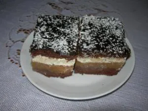Ciasto z budyniem i jabłkami