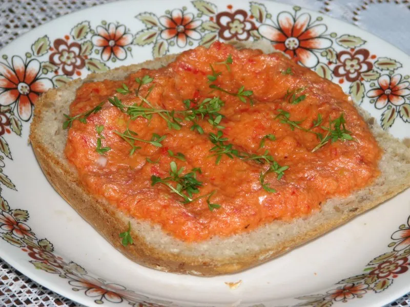 Ostra pasta paprykowa