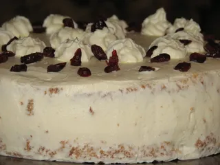 Tort żurawinowy z masą śmietankową - 11