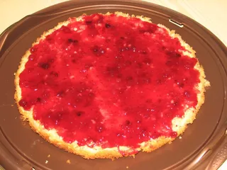 Tort żurawinowy z masą śmietankową - 5