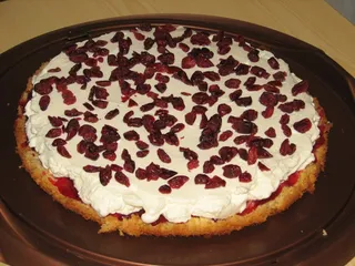 Tort żurawinowy z masą śmietankową - 7