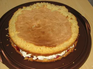 Tort żurawinowy z masą śmietankową - 9