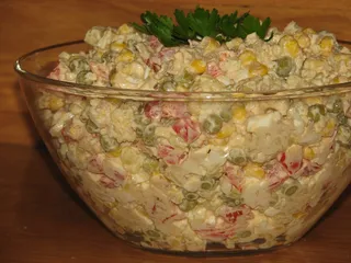Kolorowa sałatka z tuńczyka - 1