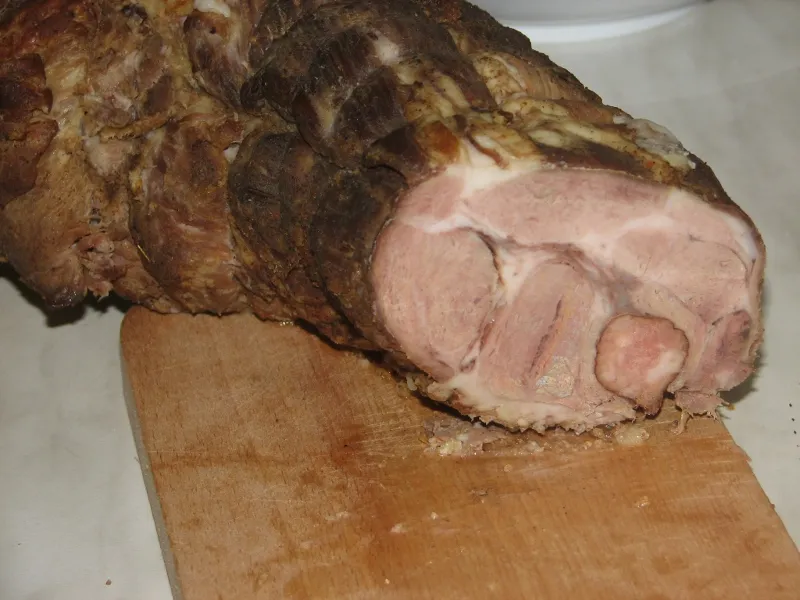 Karczek faszerowany kabanosem