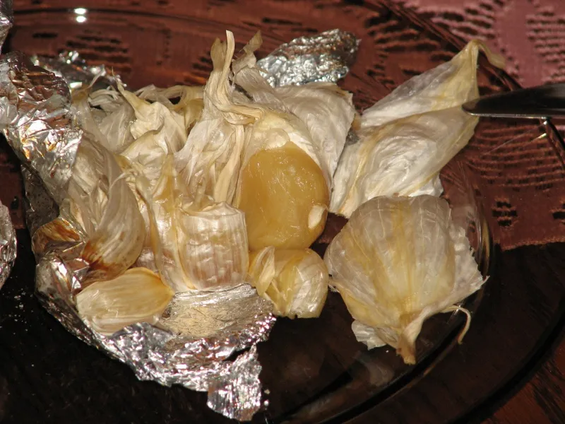 Grillowany czosnek