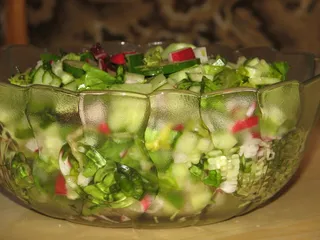 Sałatka z sałaty i rzodkiewki - 1