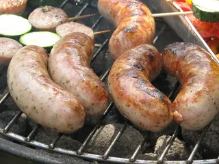 Zaparzona biała kiełbasa z grilla - 1