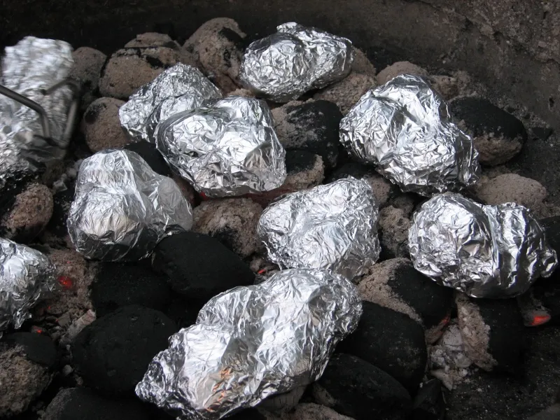Grillowane ziemniaki z koperkiem