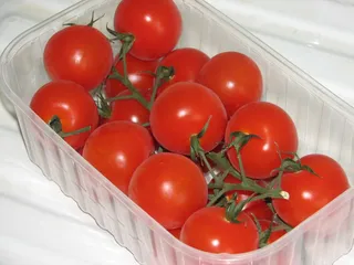 Sałatka z pomidorków koktajlowych i jajek - 4