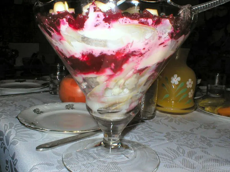 Śledzie w czerwonych buraczkach
