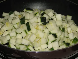 Delikatna sałatka z cukinii - 4