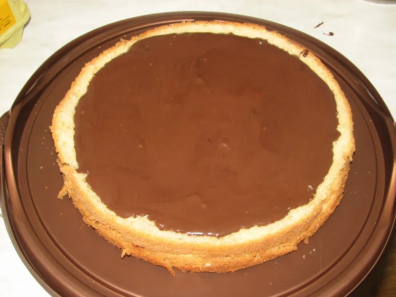 Śmietankowy tort z masą Nutellą