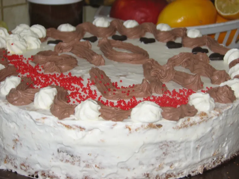 Śmietankowy tort z masą Nutellą