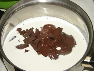 Śmietankowy tort z masą Nutellą - 8