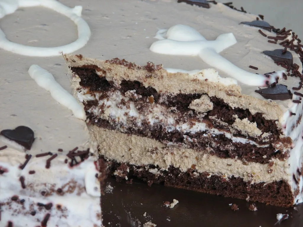 Tort kawowo-śmietankowy