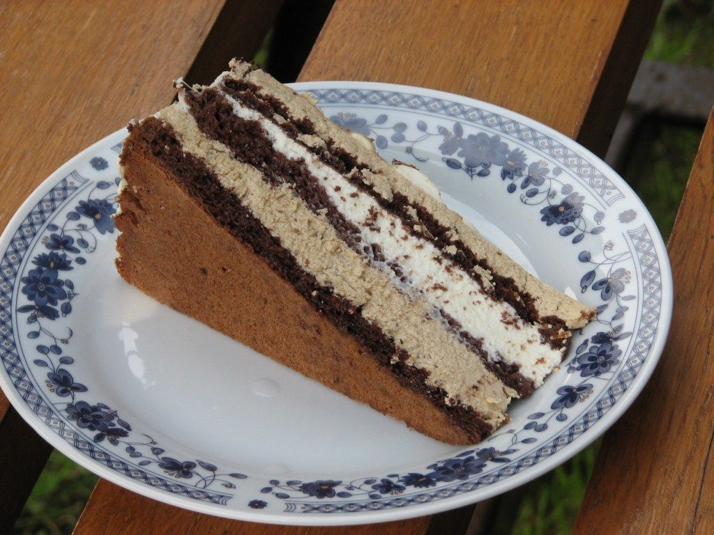 Tort kawowo-śmietankowy