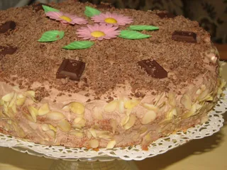 Tort śmietankowo-czekoladowy z chałwą - 15