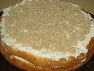 Tort śmietankowo-czekoladowy z chałwą - 10