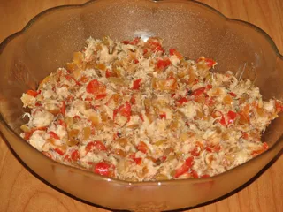 Pasta rybna ze smażoną cebulą i papryką - 2