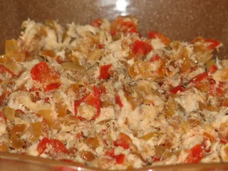 Pasta rybna ze smażoną cebulą i papryką - 3