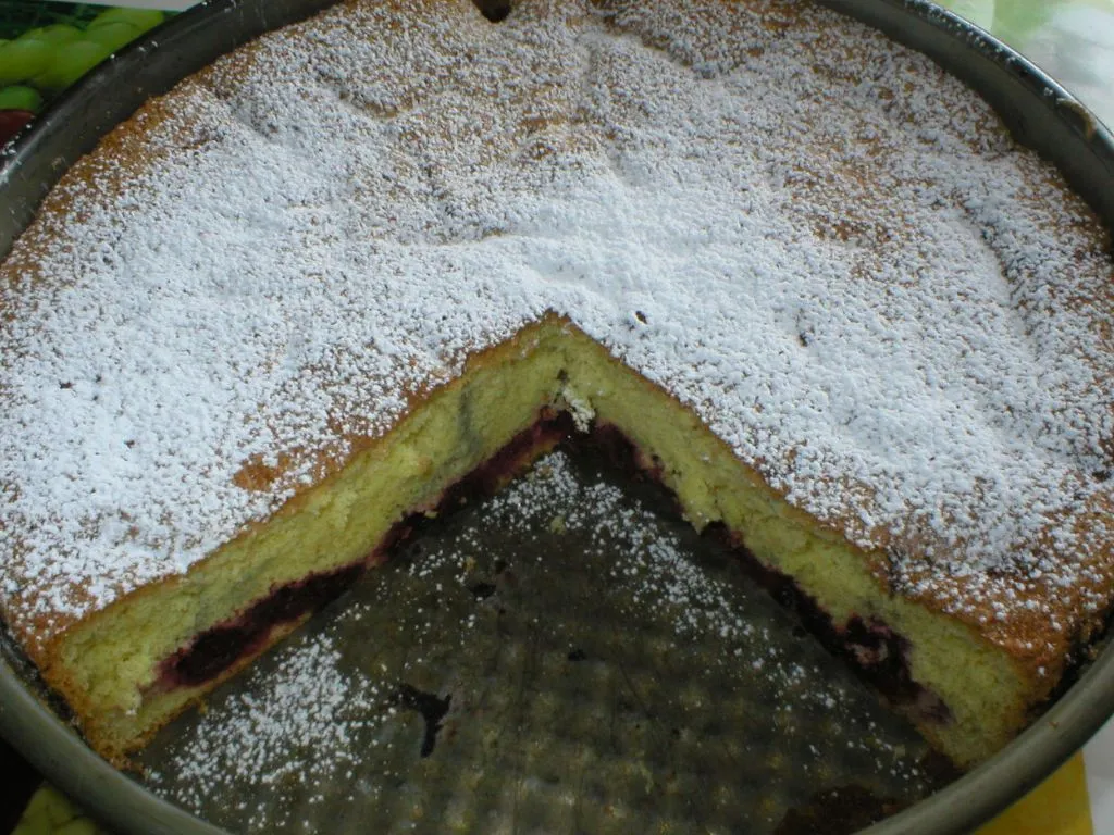 Biszkopt z wiśniami