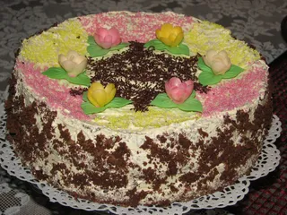 Tort kakaowy z masą chałwową - 2
