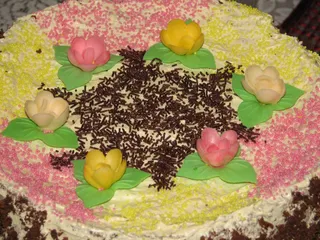 Tort kakaowy z masą chałwową - 13