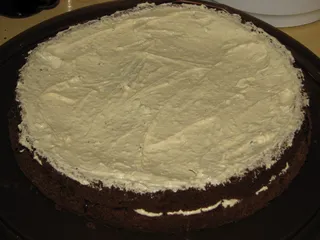 Tort kakaowy z masą chałwową - 7