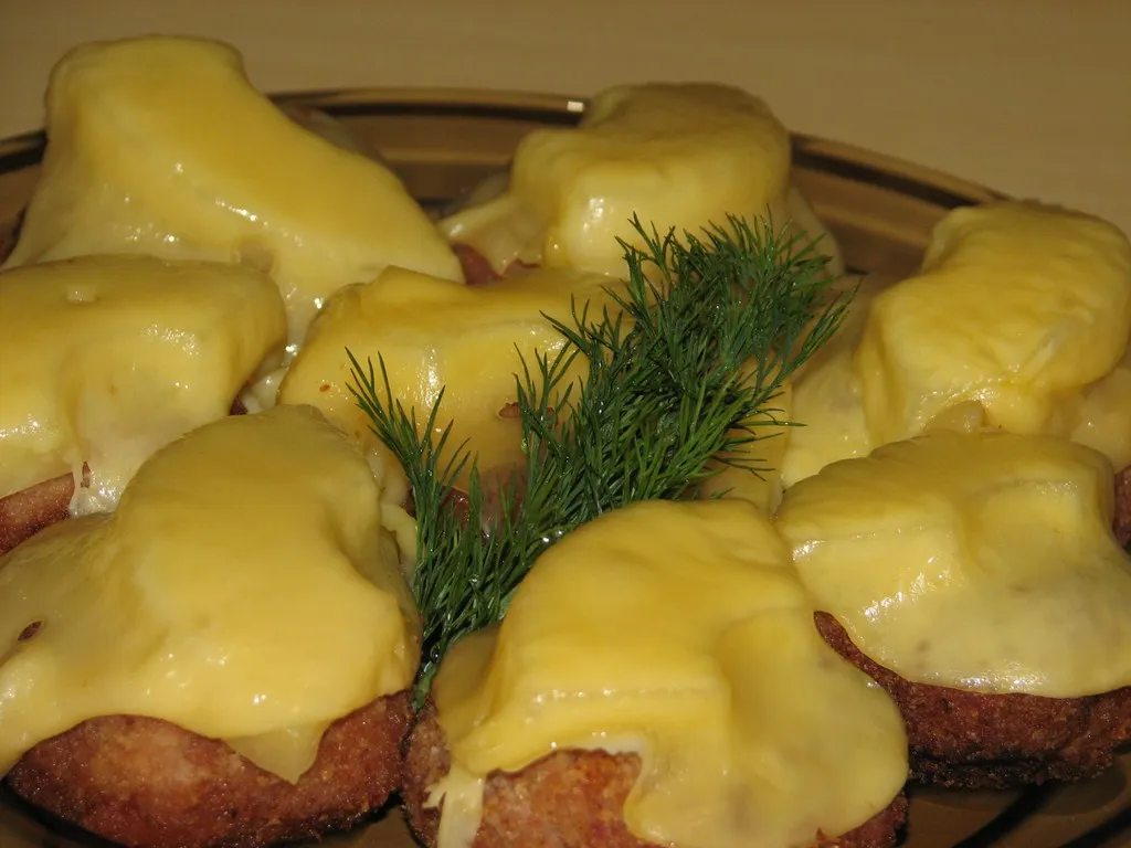 Kotlety mielone w słodkiej pelerynie