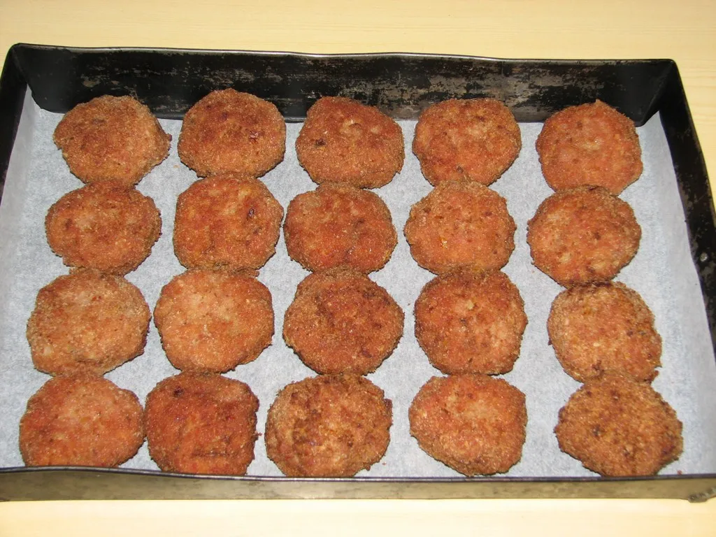 Kotlety mielone w słodkiej pelerynie