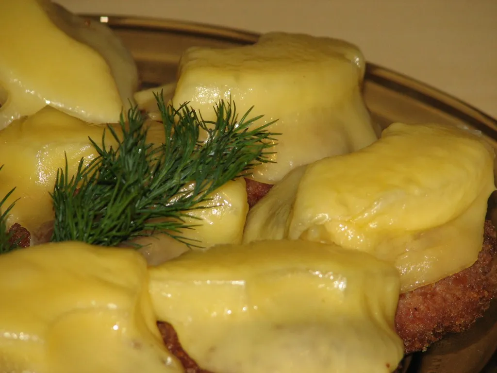 Kotlety mielone w słodkiej pelerynie