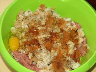 Kotlety mielone w słodkiej pelerynie - 4