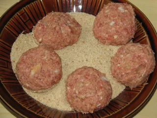 Kotlety mielone w słodkiej pelerynie - 6