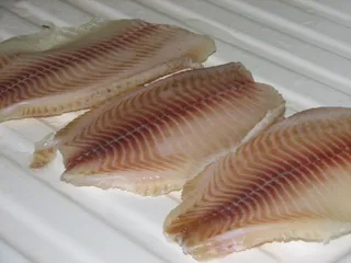 Delikatna rybka w koperkowo-czosnkowym sosie - 3