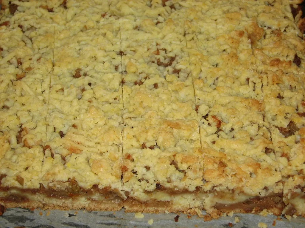 Warstwowa i aromatyczna szarlotka
