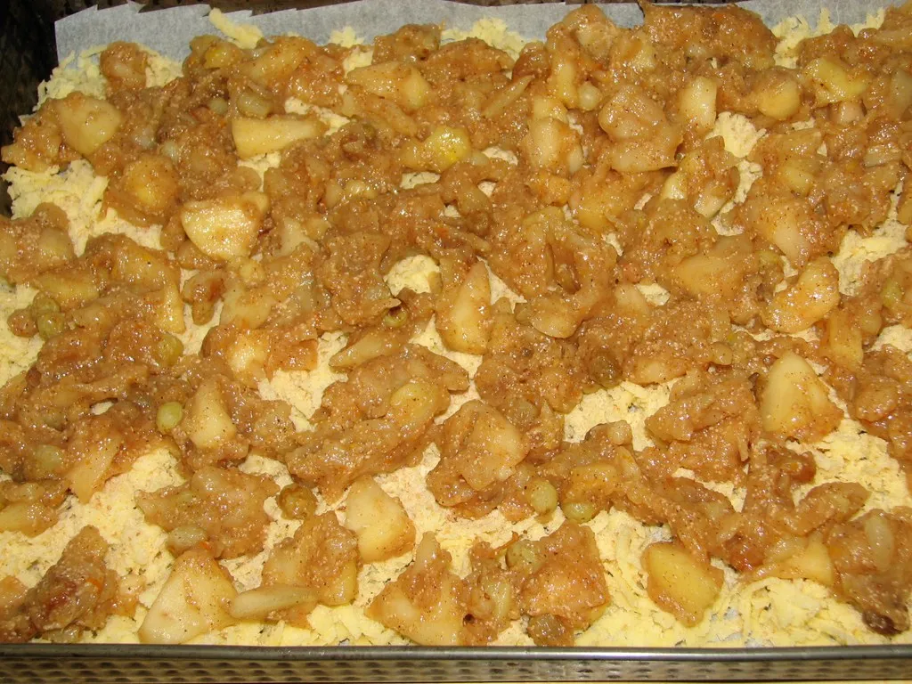 Warstwowa i aromatyczna szarlotka