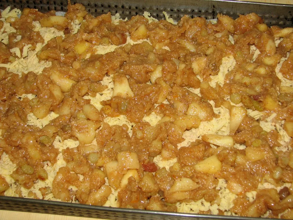 Warstwowa i aromatyczna szarlotka