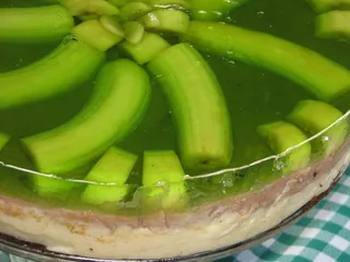 Kakaowy bananowiec z galaretką - 2