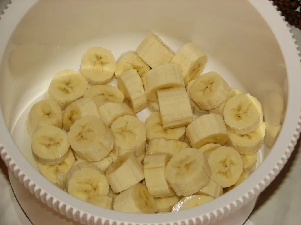 Kakaowy bananowiec z galaretką