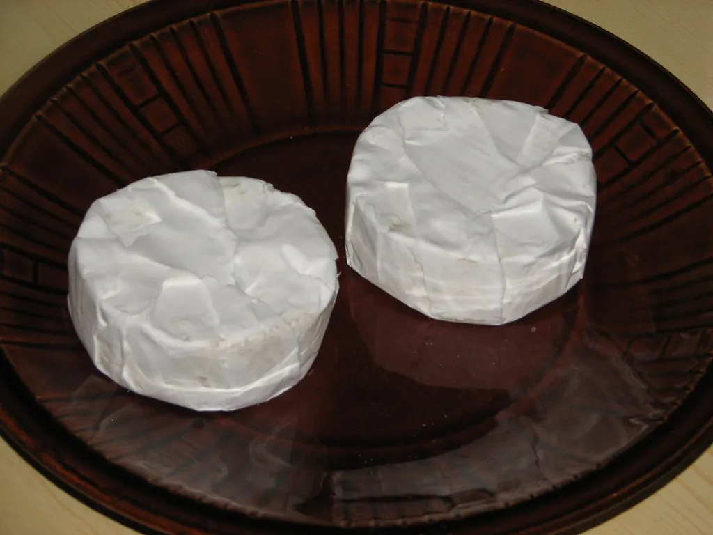 Musztardowy camembert z grilla