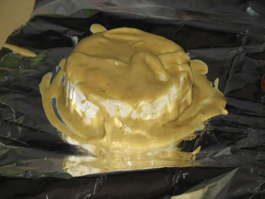 Musztardowy camembert z grilla
