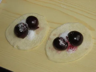 Pierogi z wiśniami - 5
